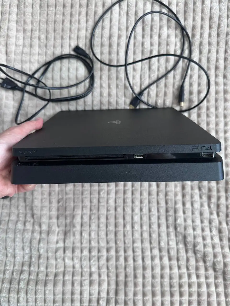 Продам Sony PlayStation 4 Slim с играми - Игры приставки и программы (Электроника) в Москва