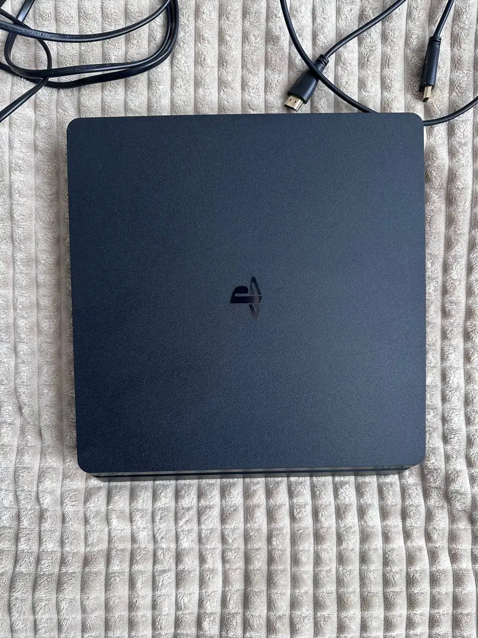 Продам Sony PlayStation 4 Slim с играми - Игры приставки и программы (Электроника) в Москва