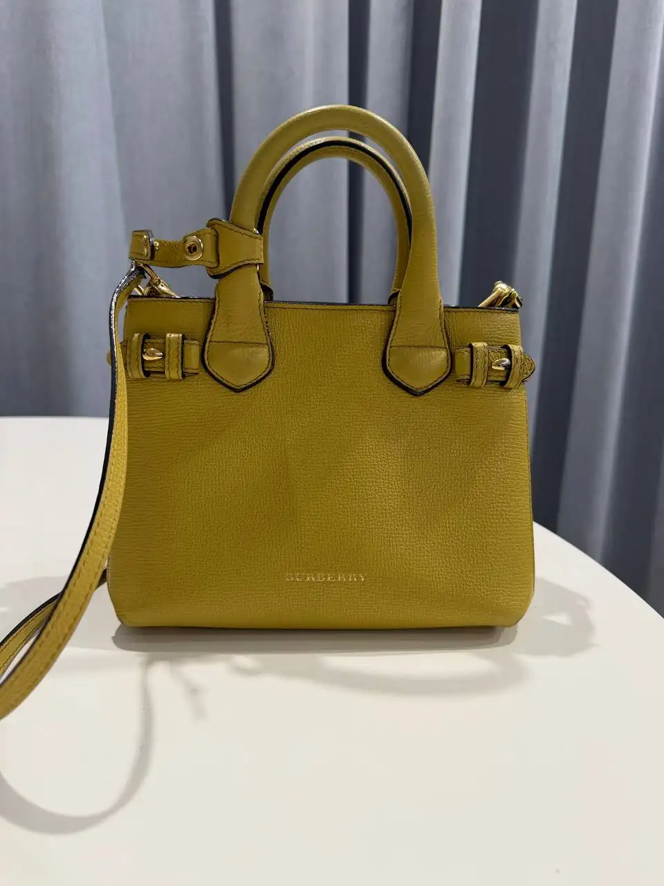 Сумочка Burberry (желтая) на реставрацию - Аксессуары (Одежда) в Москва