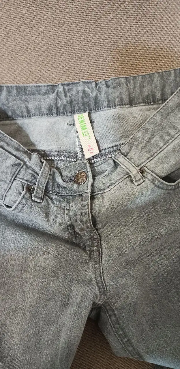 Джинсы серые 42р 8EUR - Джинсы (Одежда) в Москва