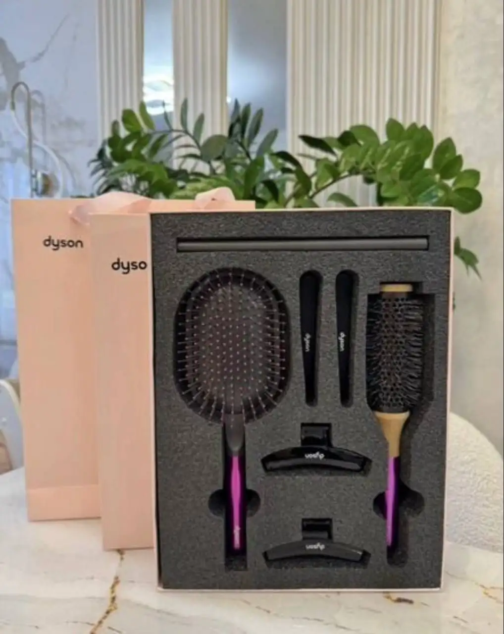 Новый набор расчёсок Dyson 7 в 1 - Электроника в Москва