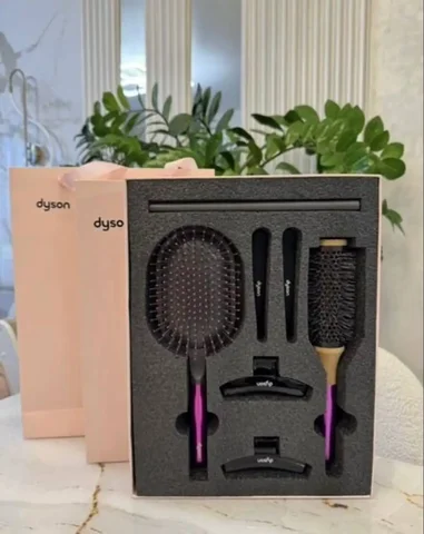 Новый набор расчёсок Dyson 7 в 1 - Гарнитуры и наушники в Москва