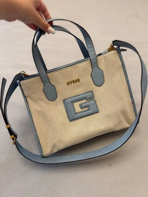 Сумка Guess оригинал - Пиджаки и костюмы в Москва