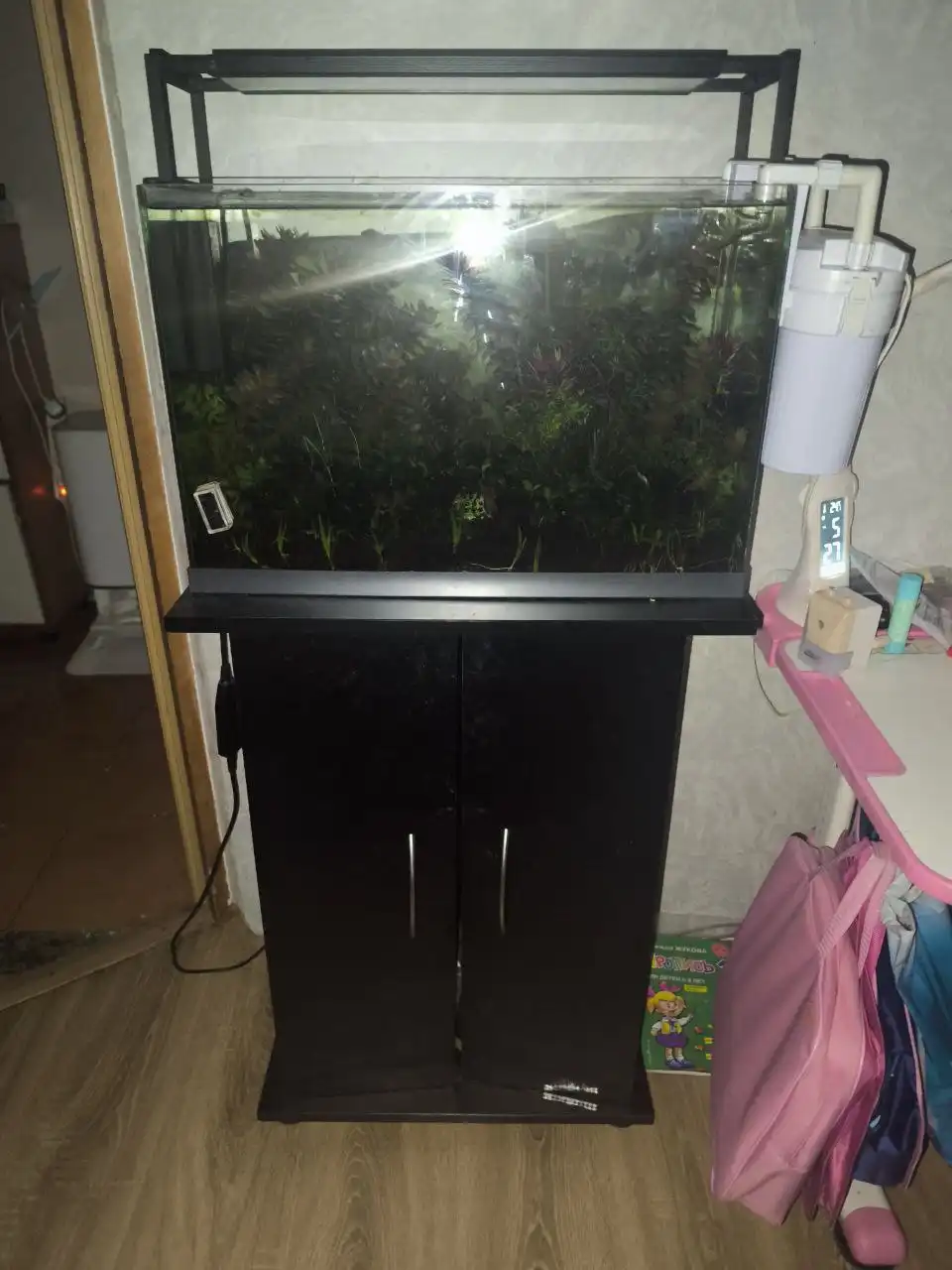Аквариум с тумбой, светом и баллоном СО2