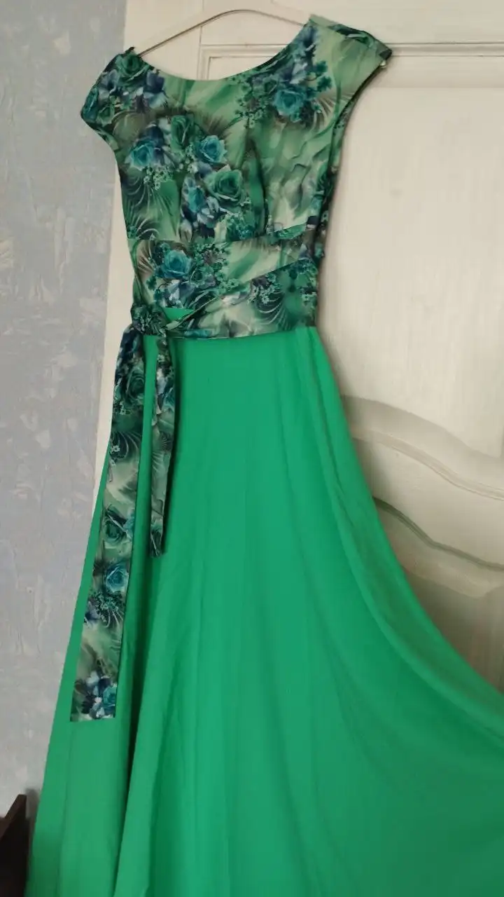 Вечернее платье Persona изумрудного цвета