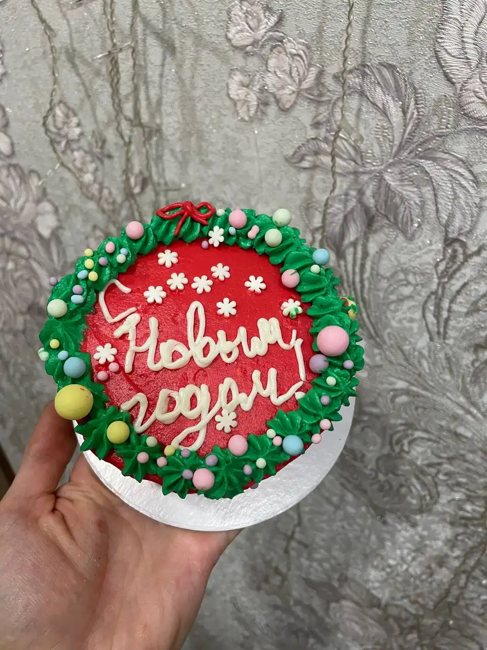 Продажа бенто с грецким орехом и карамелью