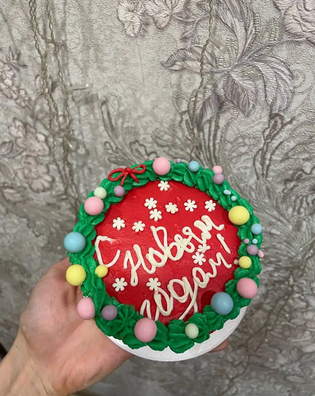 Продажа бенто с грецким орехом и карамелью