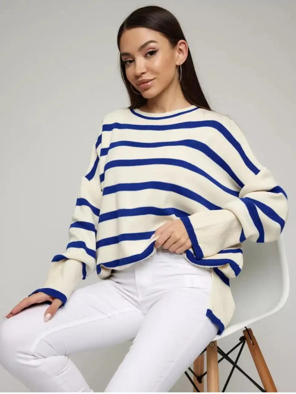 Стильный женский свитер оверсайз с полосками