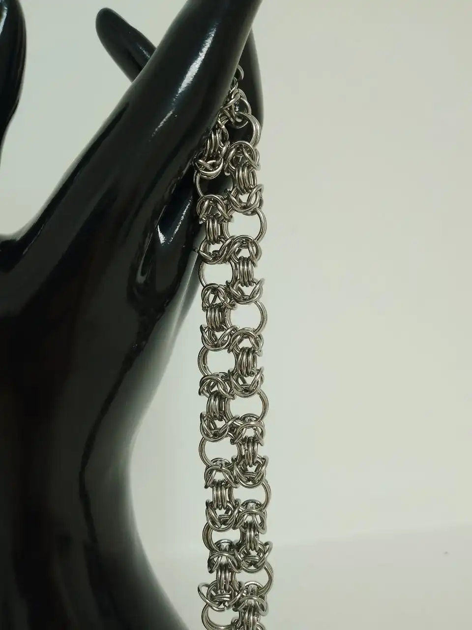 Браслеты, серьги, цепи ручного плетения из стали, серебра и позолоты с ремонтом - Ювелирные изделия (Хобби и отдых) в Набережные Челны