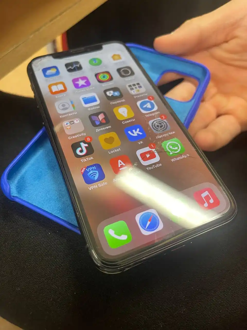 iPhone 11 Pro 64гб с битым экраном
