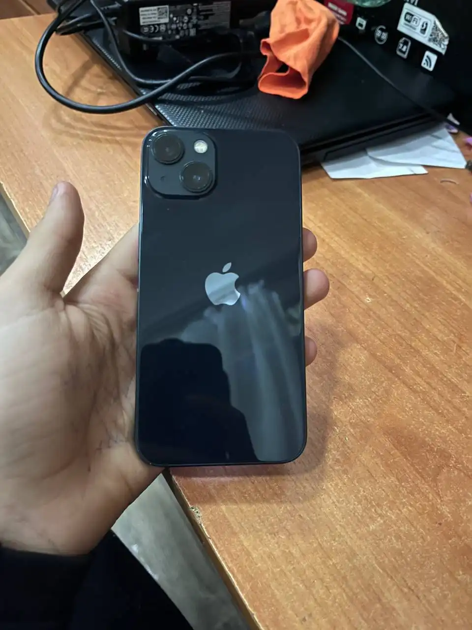 Продам iPhone 13 в хорошем состоянии