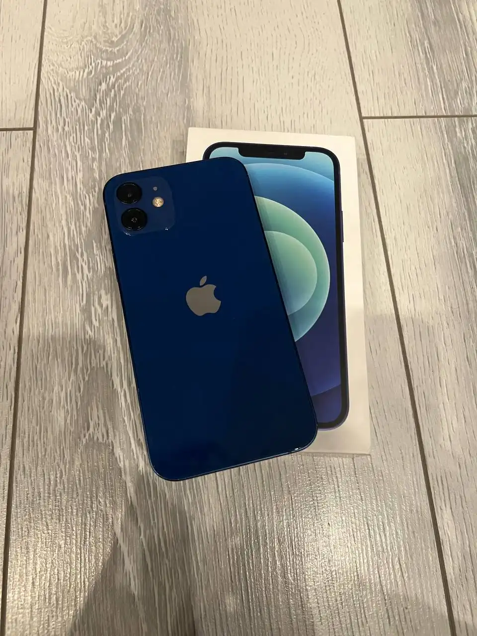 iPhone 12 64гб в хорошем состоянии