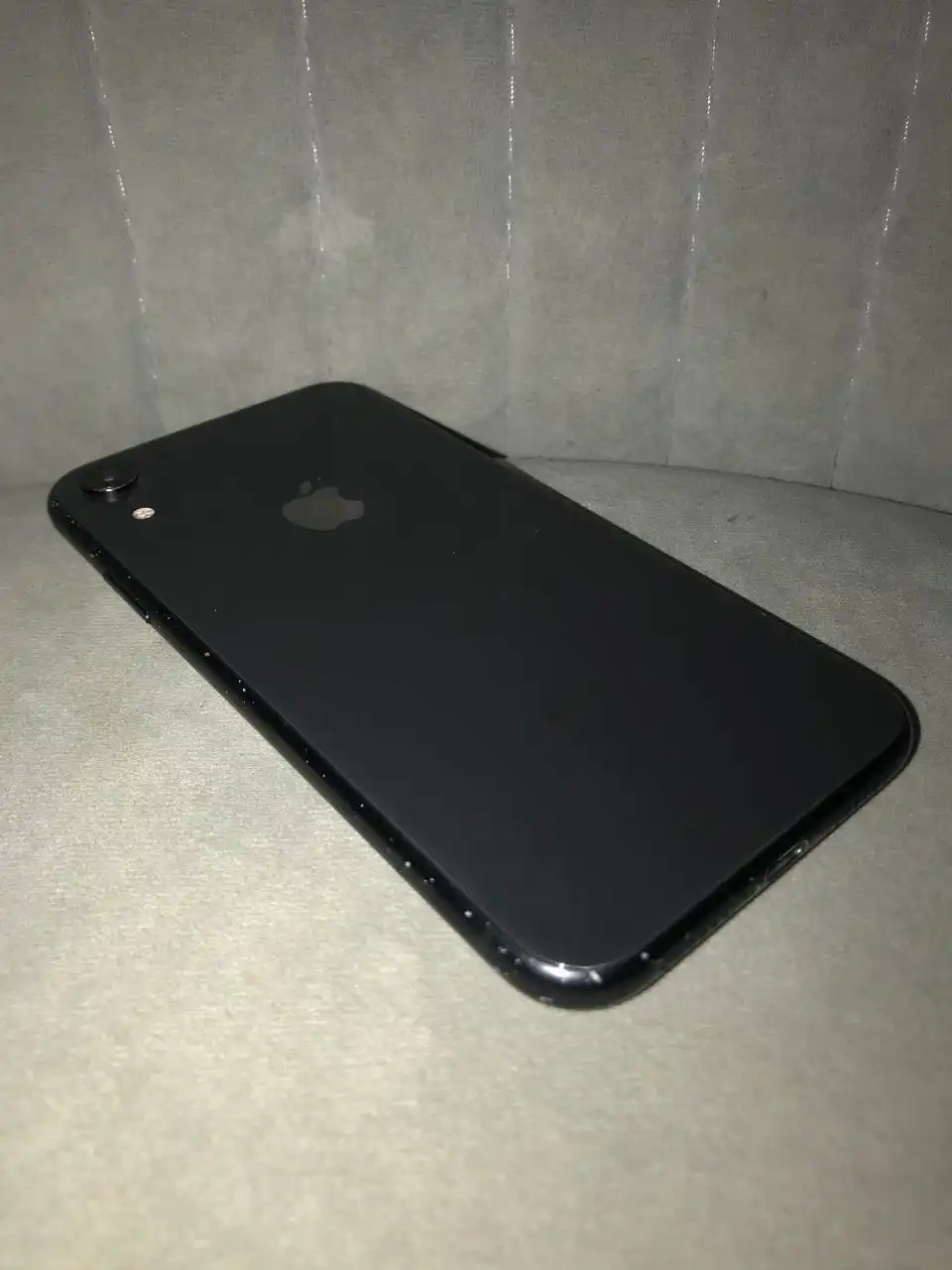 Продажа iPhone Xr 64ГБ и iPhone 7+ 32ГБ одним лотом