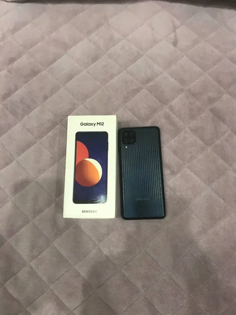 Смартфон Samsung M12 4/128 ГБ в идеальном состоянии - Электроника в Рыбинск