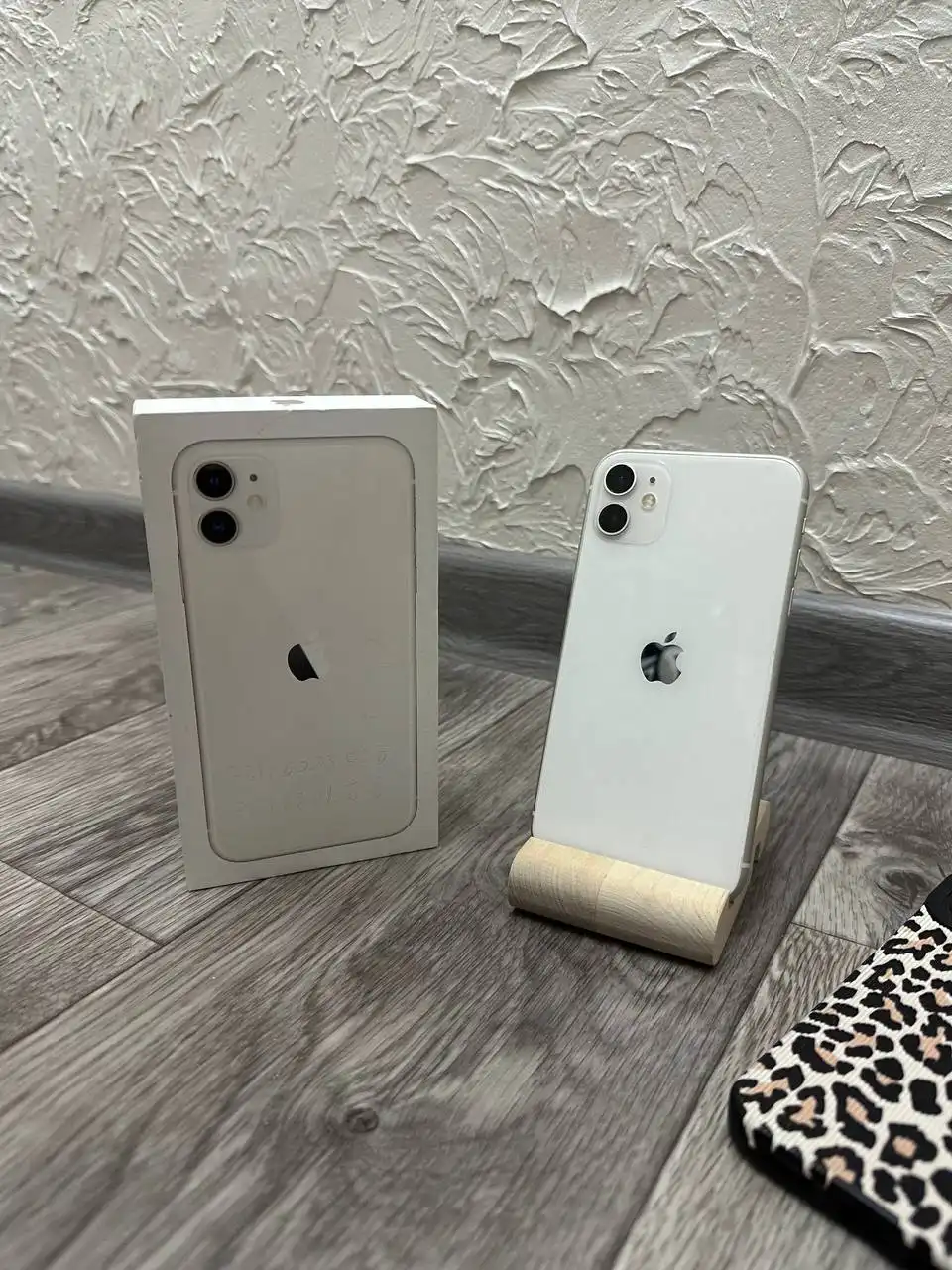 iPhone 11 64GB White - оригинальный, отличное состояние