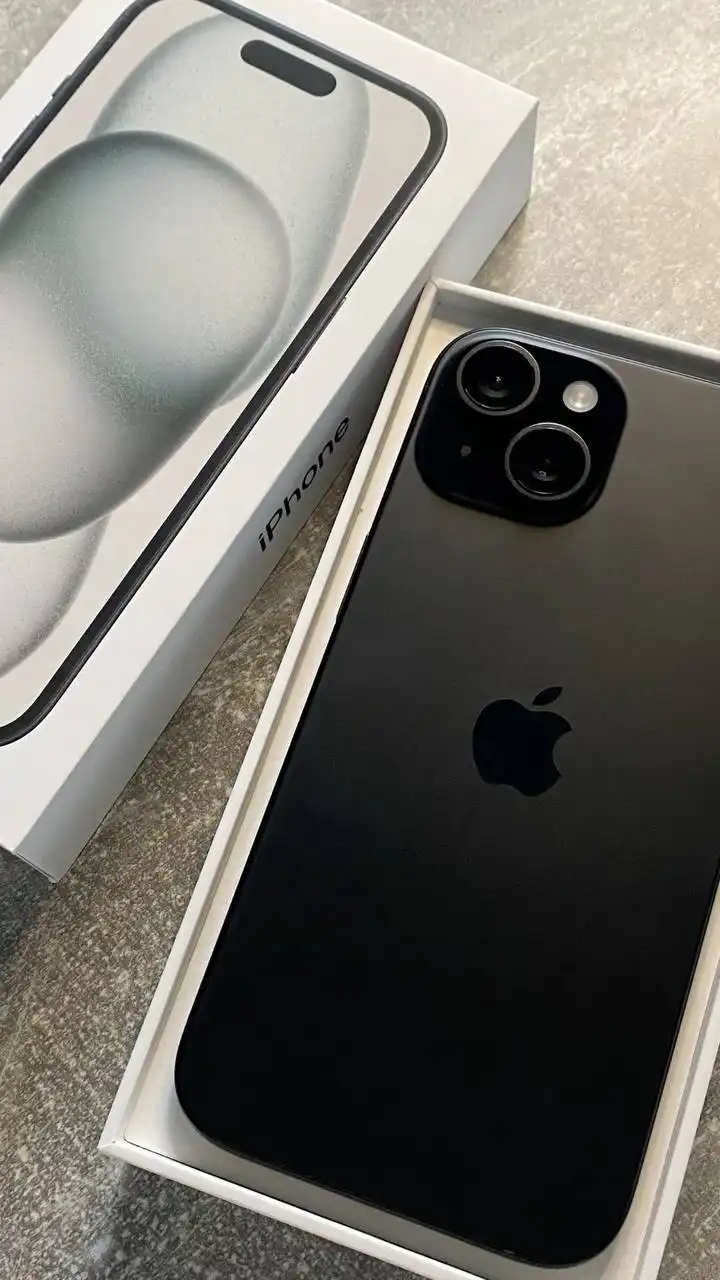 iPhone 15 128 ГБ в отличном состоянии с аксессуарами