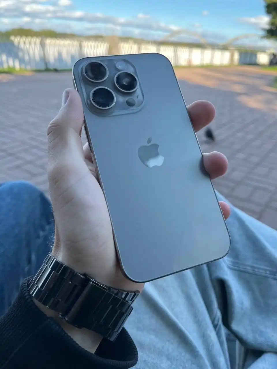 Продам iPhone 15 Pro Max 256 ГБ