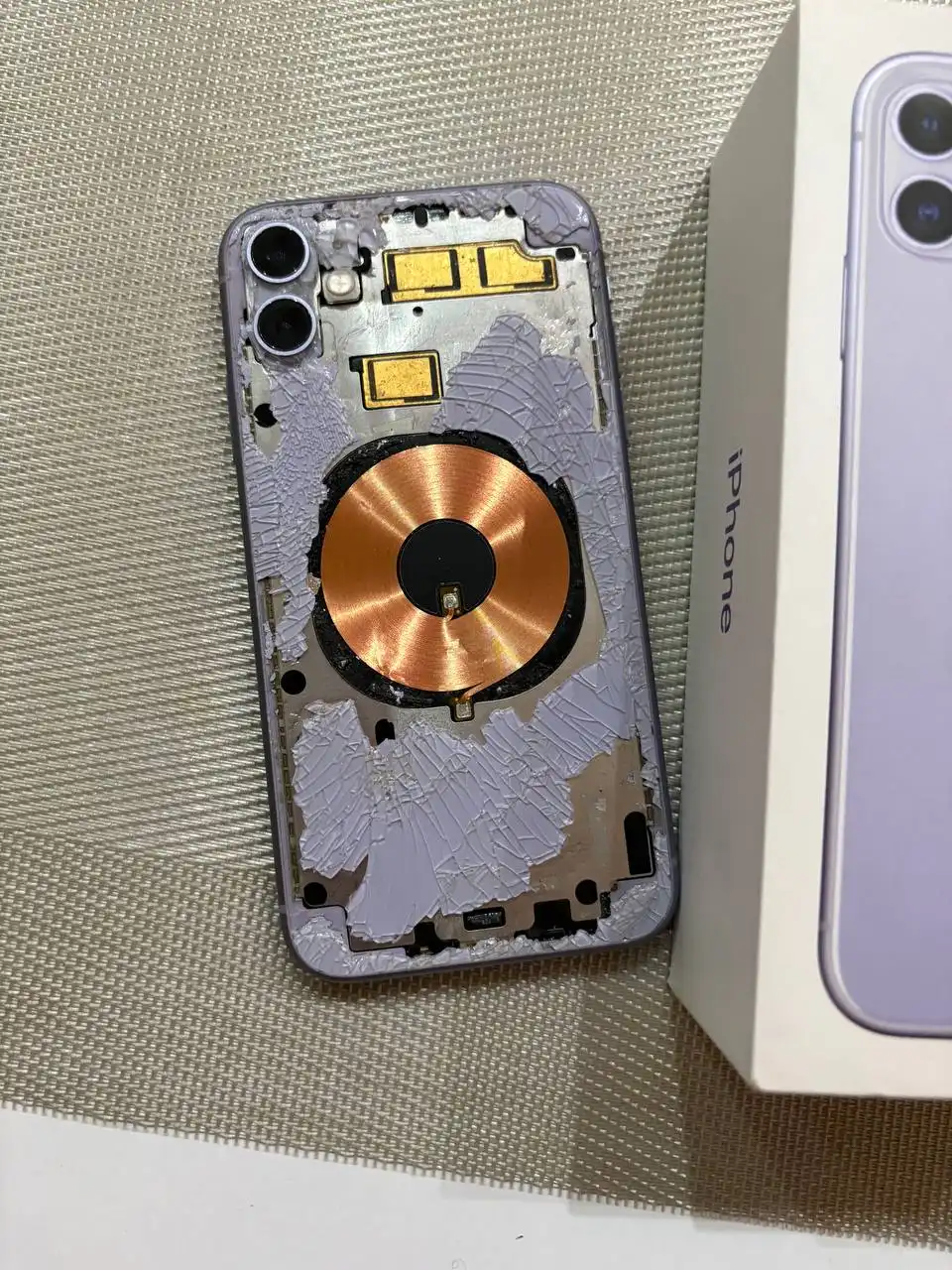 iPhone 11 64GB с новым аккумулятором и корпусом iPhone 16 - Смартфоны (Электроника) в Рыбинск