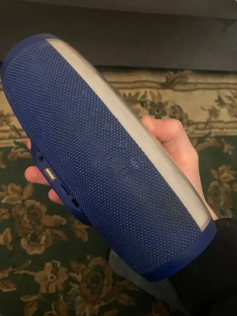 Продам колонку JBL с неисправным разъемом зарядки - частное объявление в Рыбинск