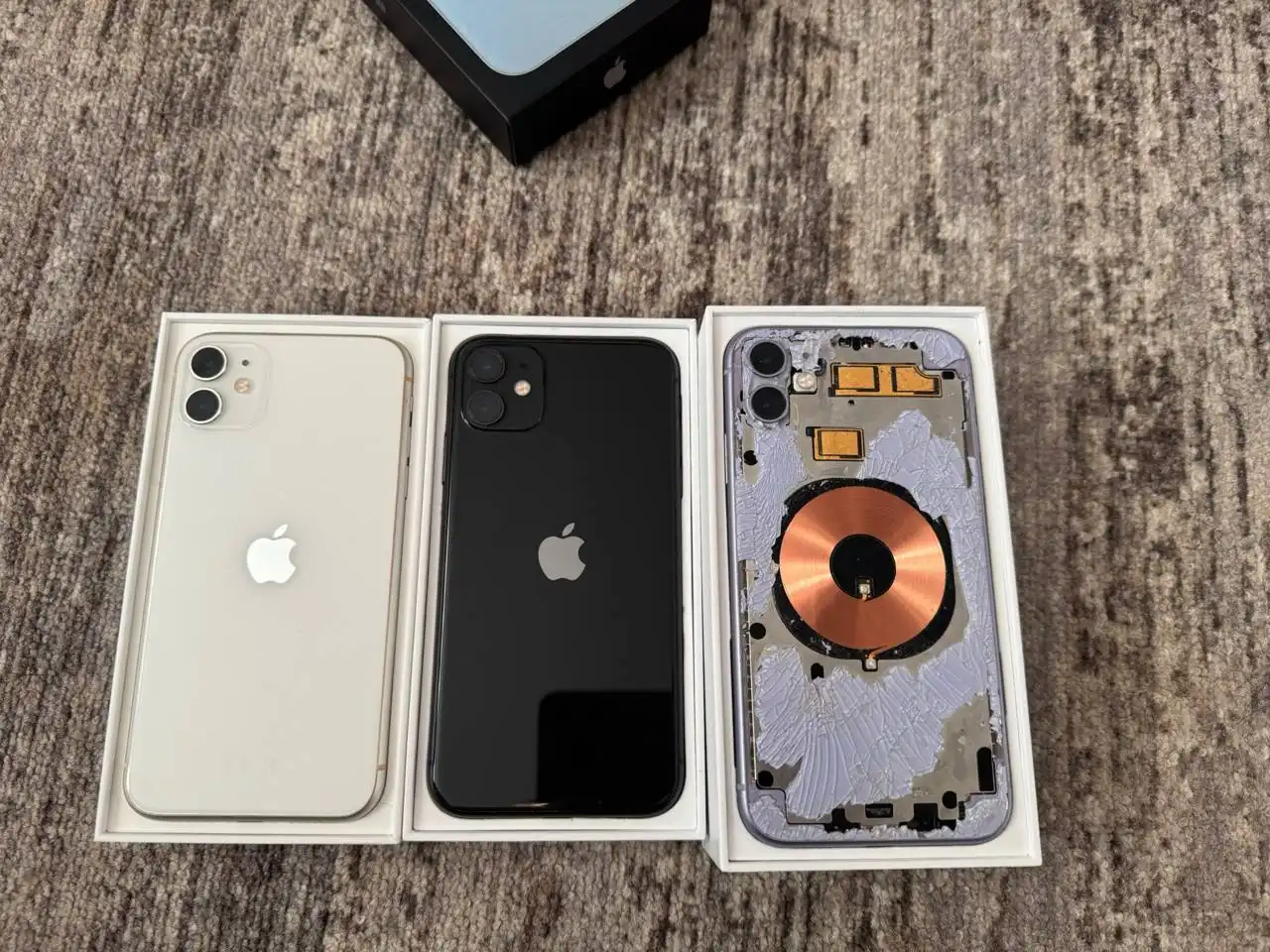 Продажа трех iPhone 11 - Смартфоны (Электроника) в Рыбинск