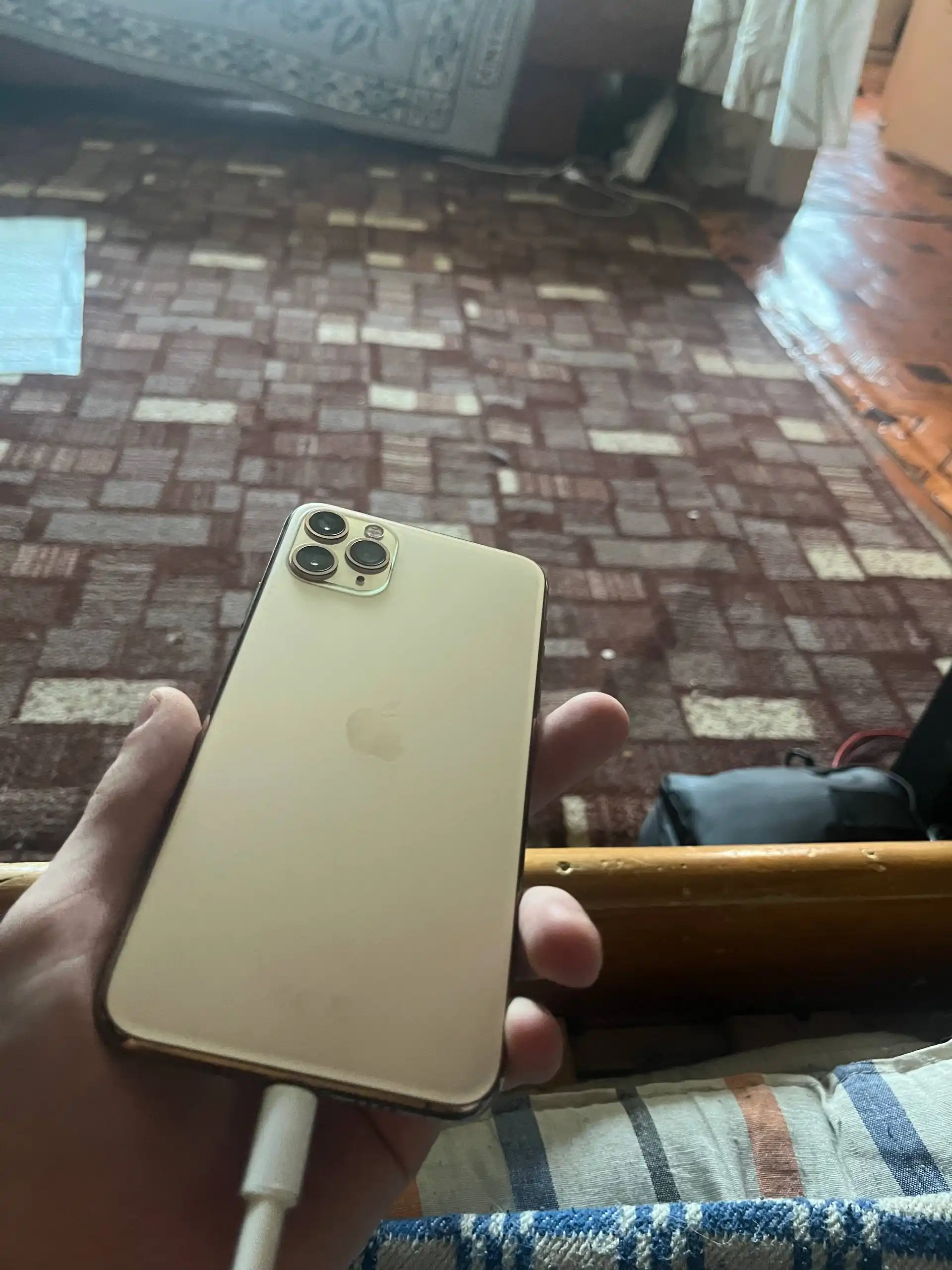 Айфон 11 Про Макс золотистый 64гб на обмен - Смартфоны (Электроника) в Рыбинск