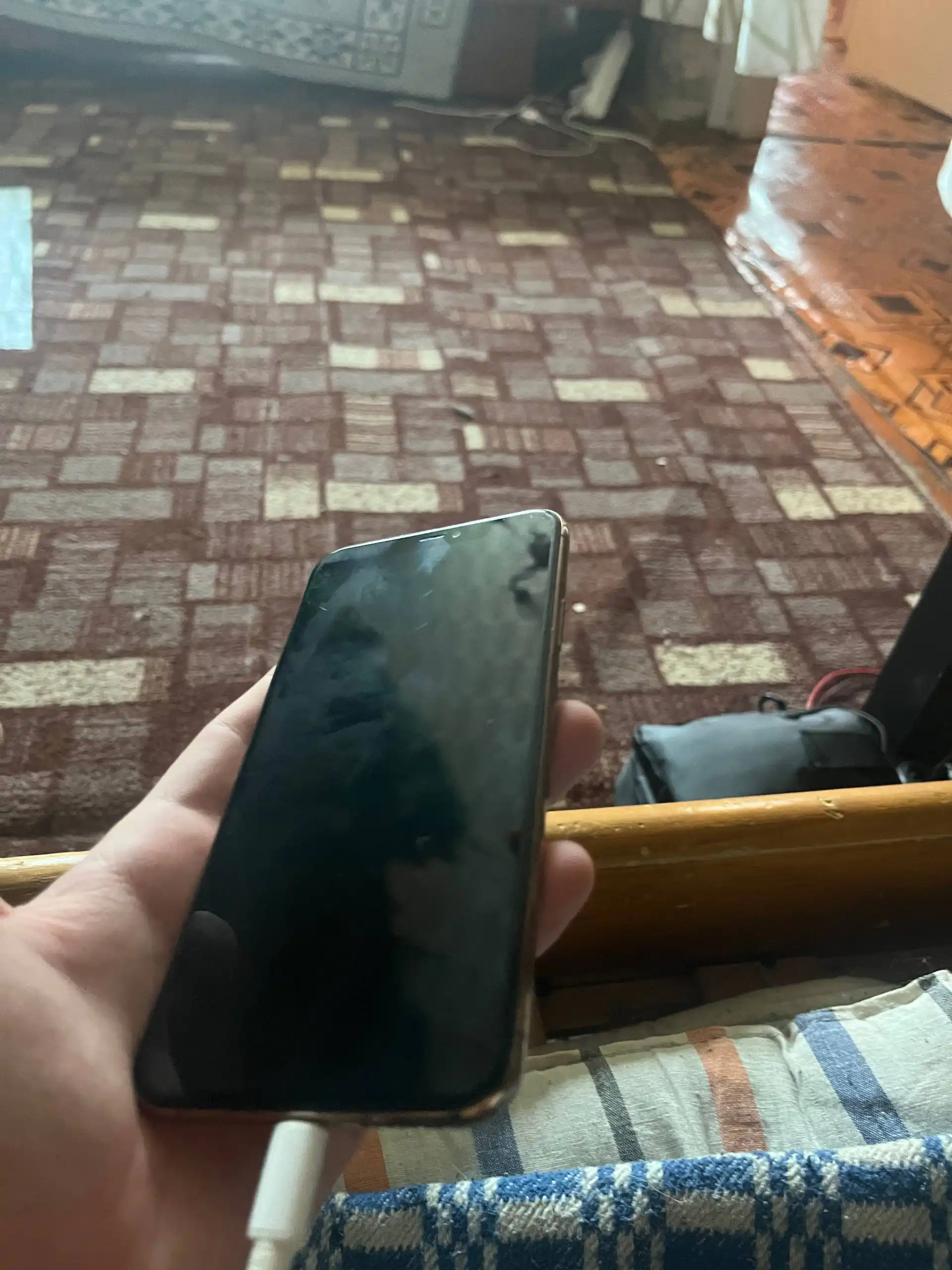 Айфон 11 Про Макс золотистый 64гб на обмен - Смартфоны (Электроника) в Рыбинск