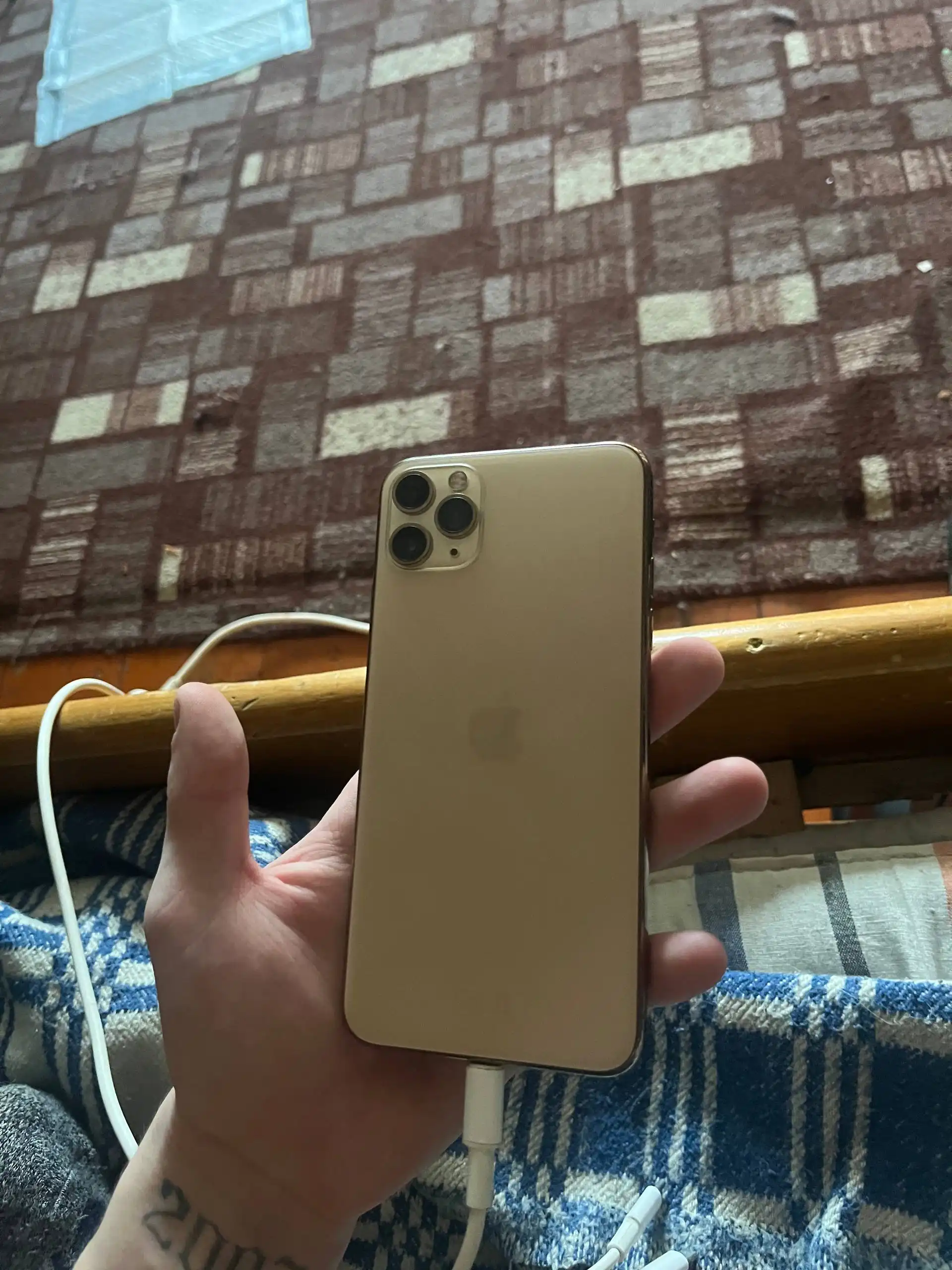 Айфон 11 Про Макс золотистый 64гб на обмен - Смартфоны (Электроника) в Рыбинск