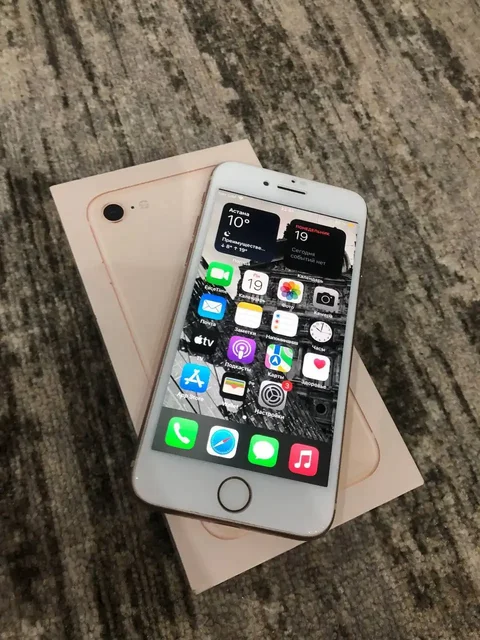 iPhone 8 256 ГБ в идеальном состоянии - Компьютерные комплектующие в Рыбинск