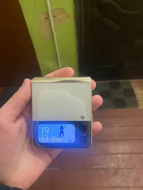 Обмен Samsung Galaxy Z3 Flip Olympic Games Edition - Игровые консоли и аксессуары в Рыбинск