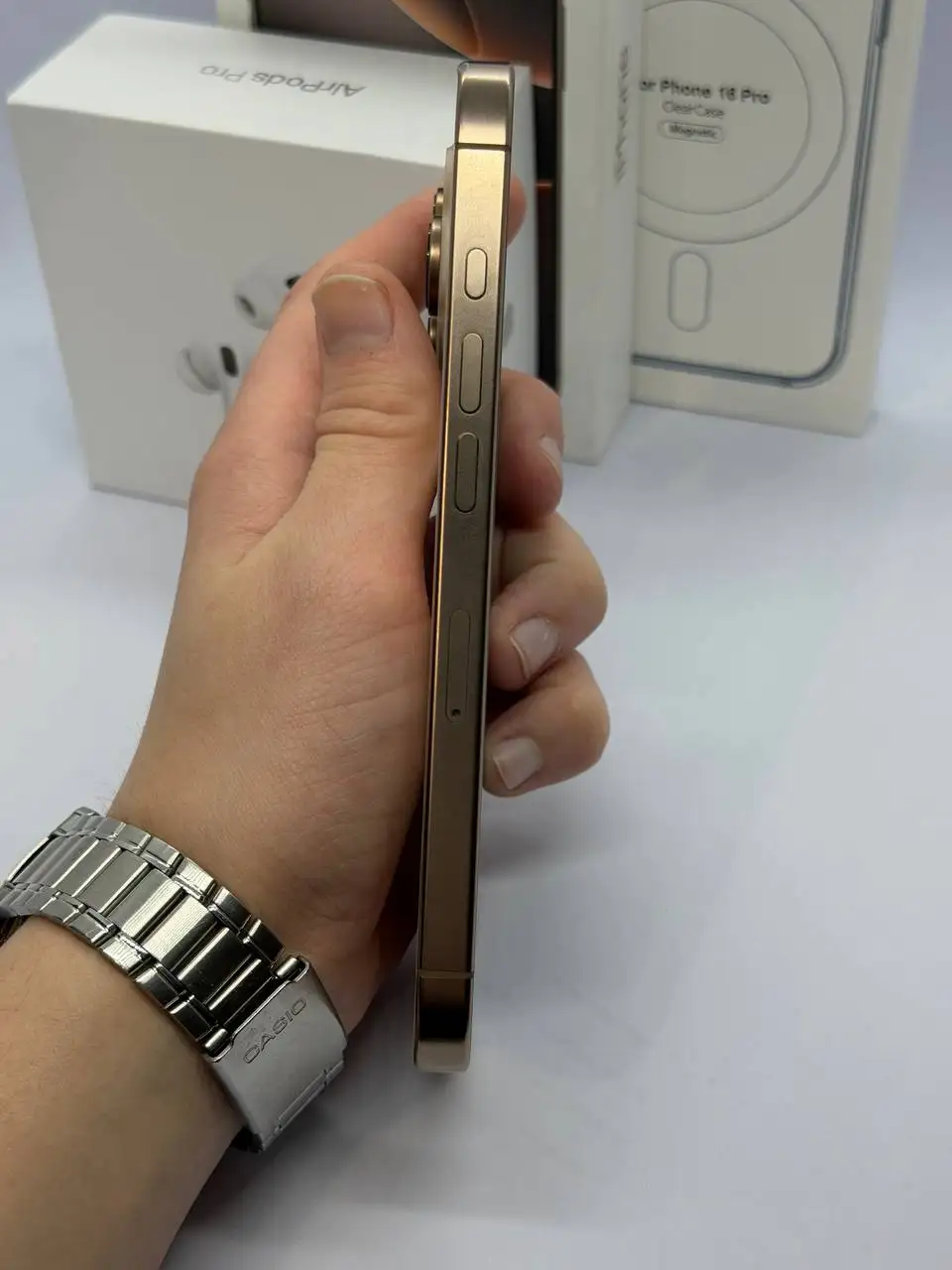 iPhone 16 Pro 256 ГБ золотистый б/у - Смартфоны (Электроника) в Рыбинск