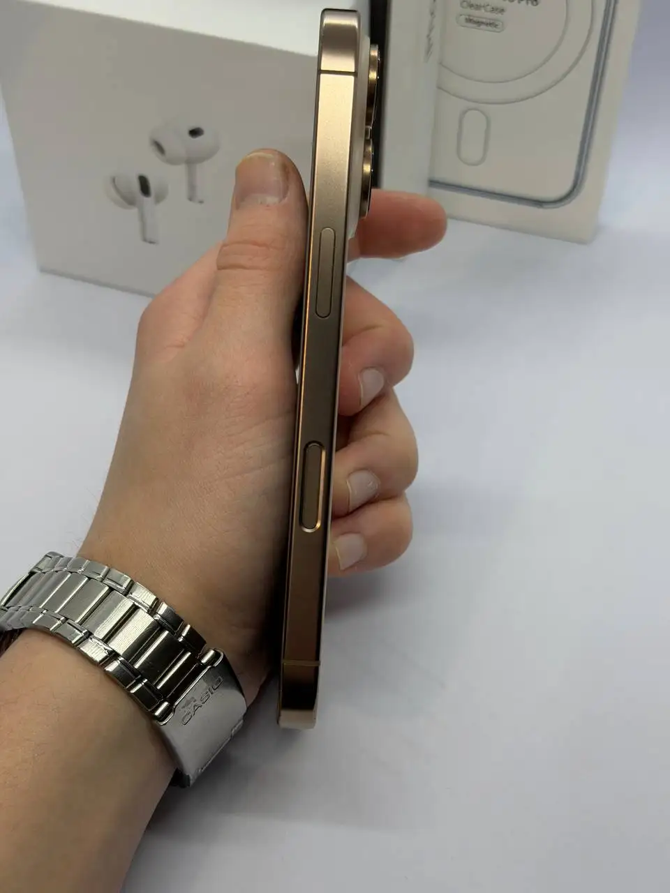 iPhone 16 Pro 256 ГБ золотистый б/у - Смартфоны (Электроника) в Рыбинск