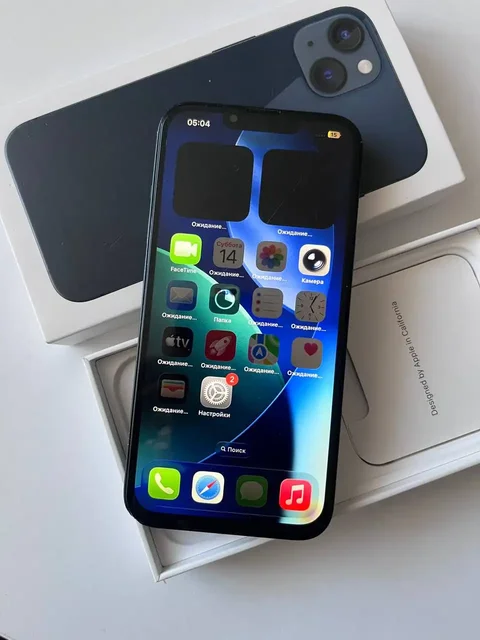 iPhone 13 128ГБ с АКБ 76% - Наушники в Рыбинск