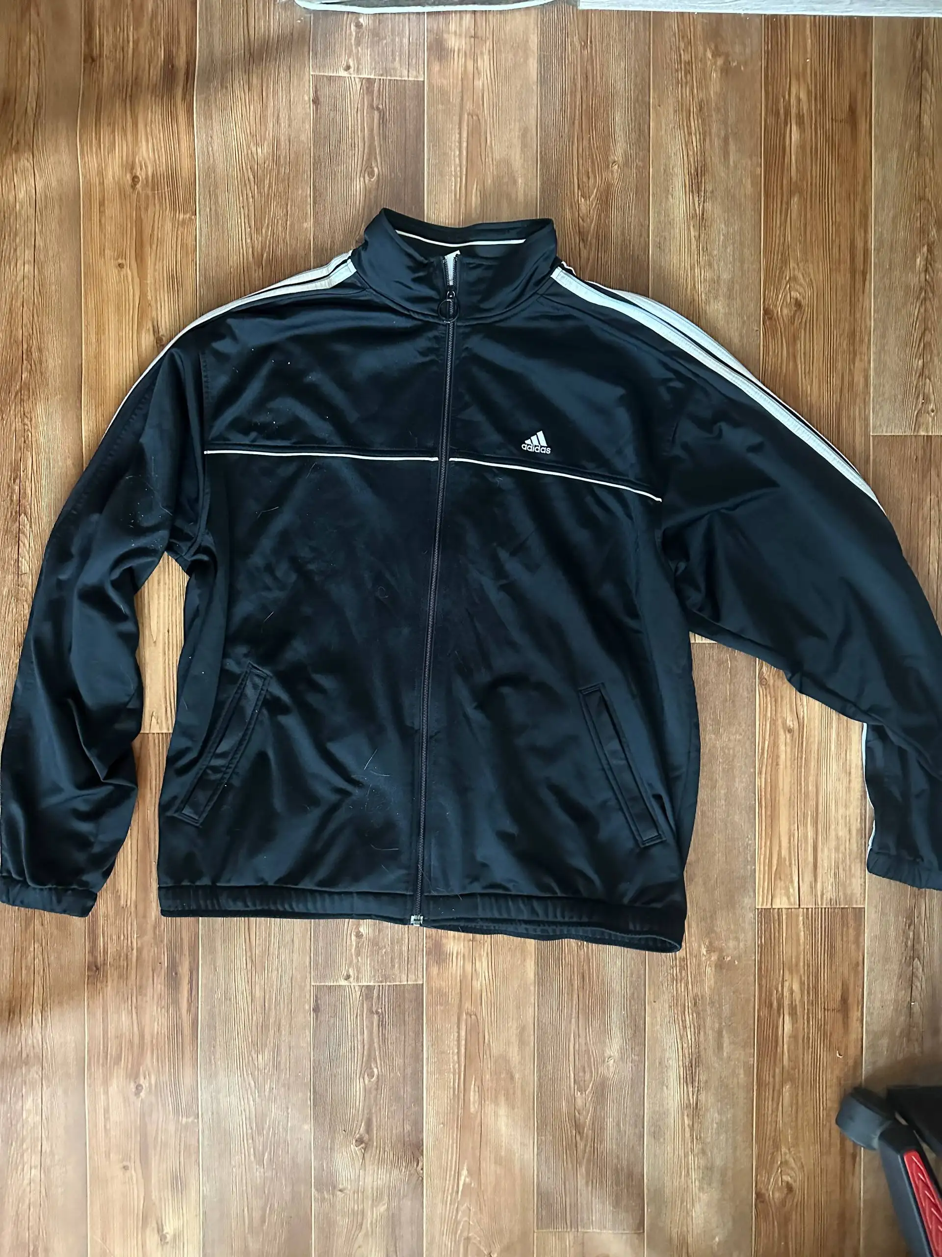 Продажа двух олимпиек Adidas размера XL - Спортивная одежда (Одежда) в Рыбинск