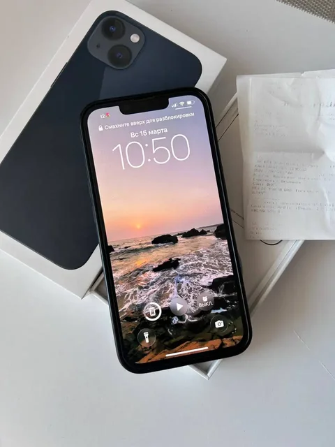 iPhone 13 128ГБ с замененным экраном и аккумулятором - Наушники в Рыбинск