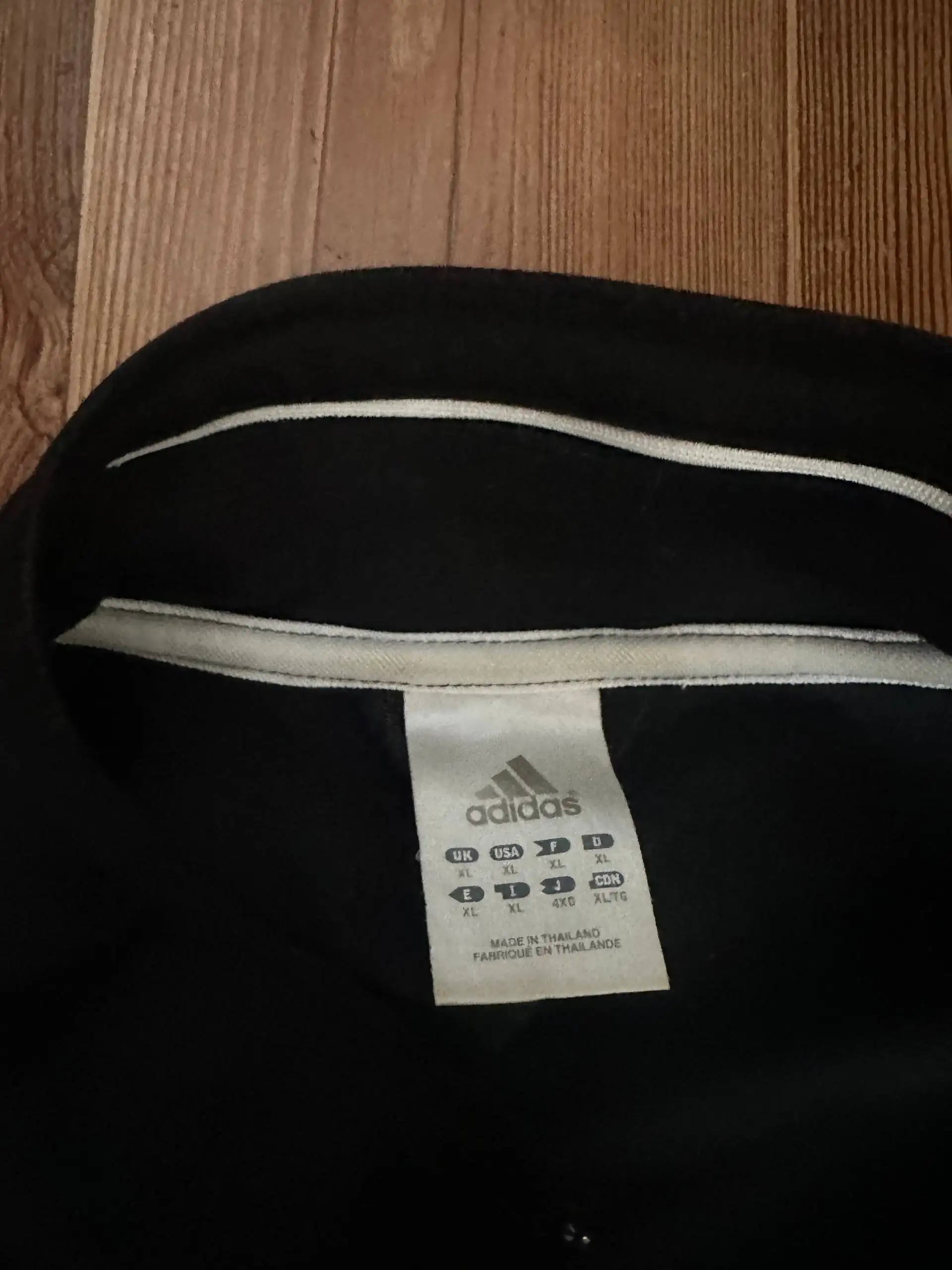 Продажа двух олимпиек Adidas размера XL - Спортивная одежда (Одежда) в Рыбинск