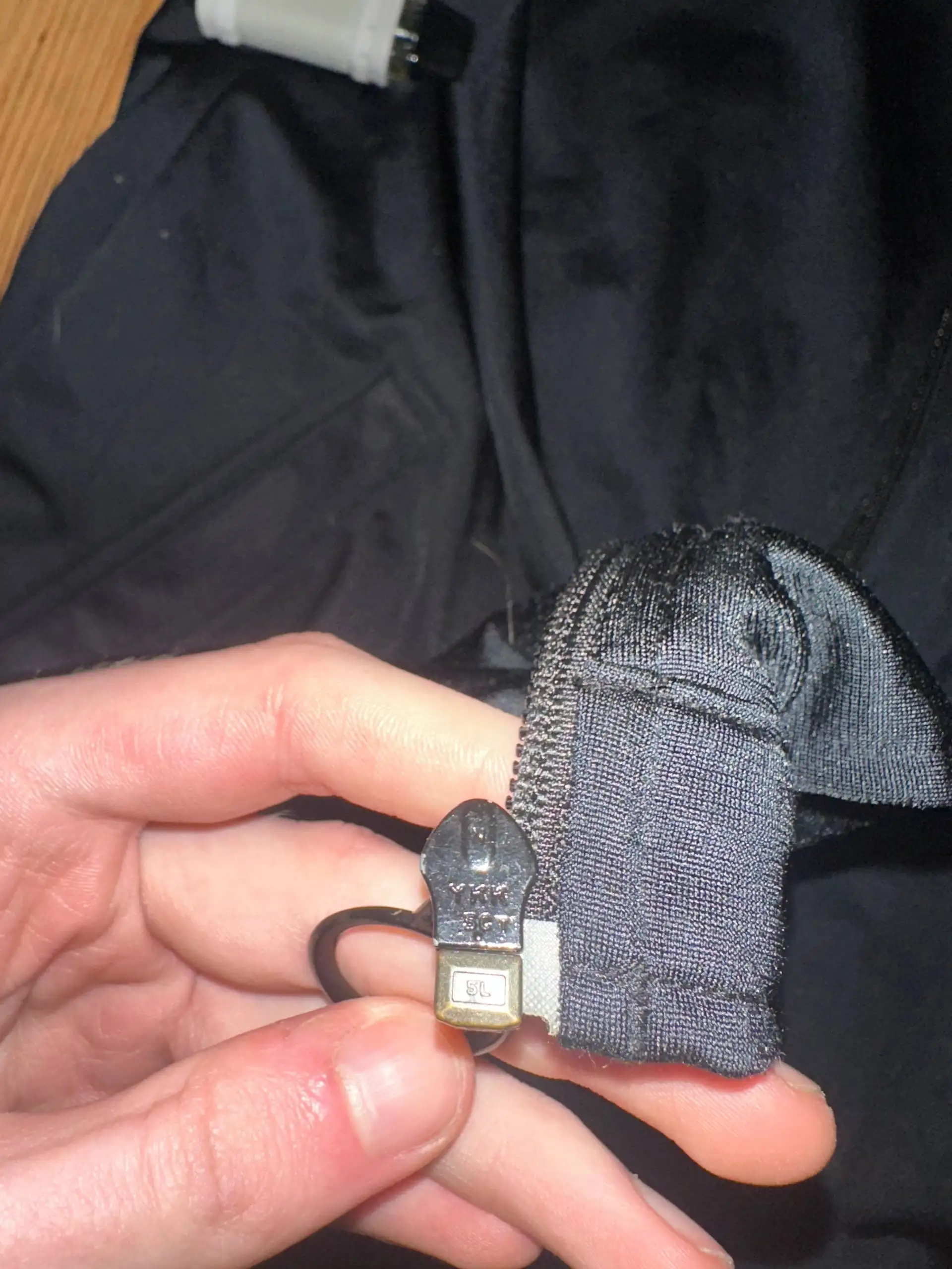 Продажа двух олимпиек Adidas размера XL - Спортивная одежда (Одежда) в Рыбинск