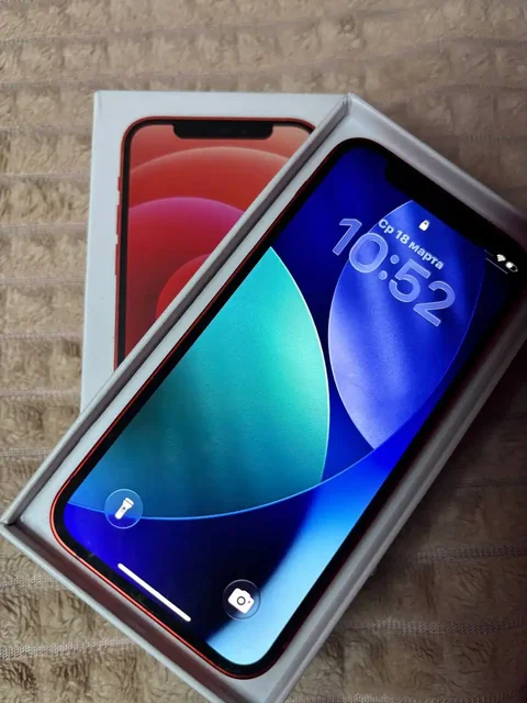 iPhone 12 mini Red в отличном состоянии - Наушники в Рыбинск