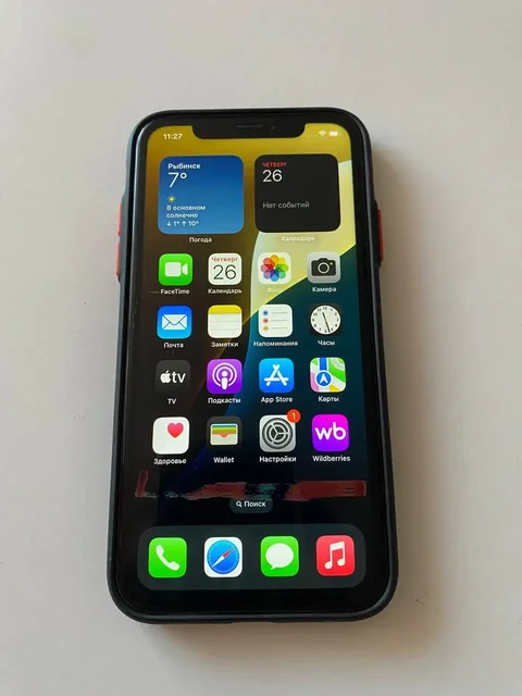 iPhone XR 64GB в хорошем состоянии - Наушники в Рыбинск