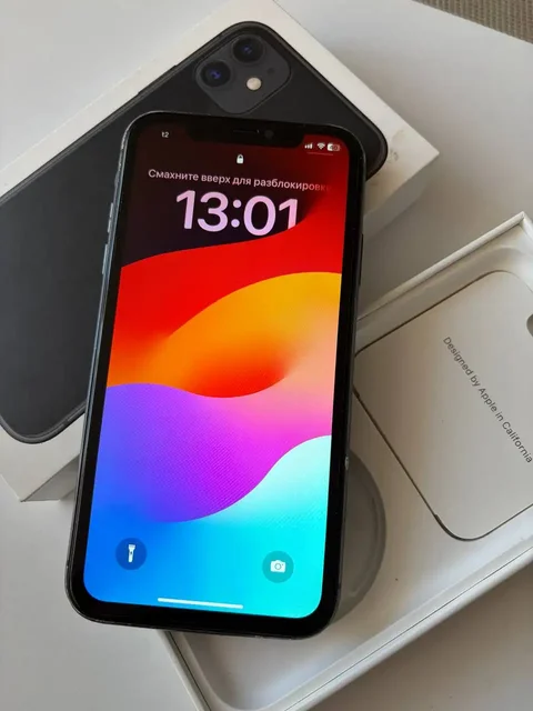 iPhone 11 64ГБ в хорошем состоянии - Наушники в Рыбинск