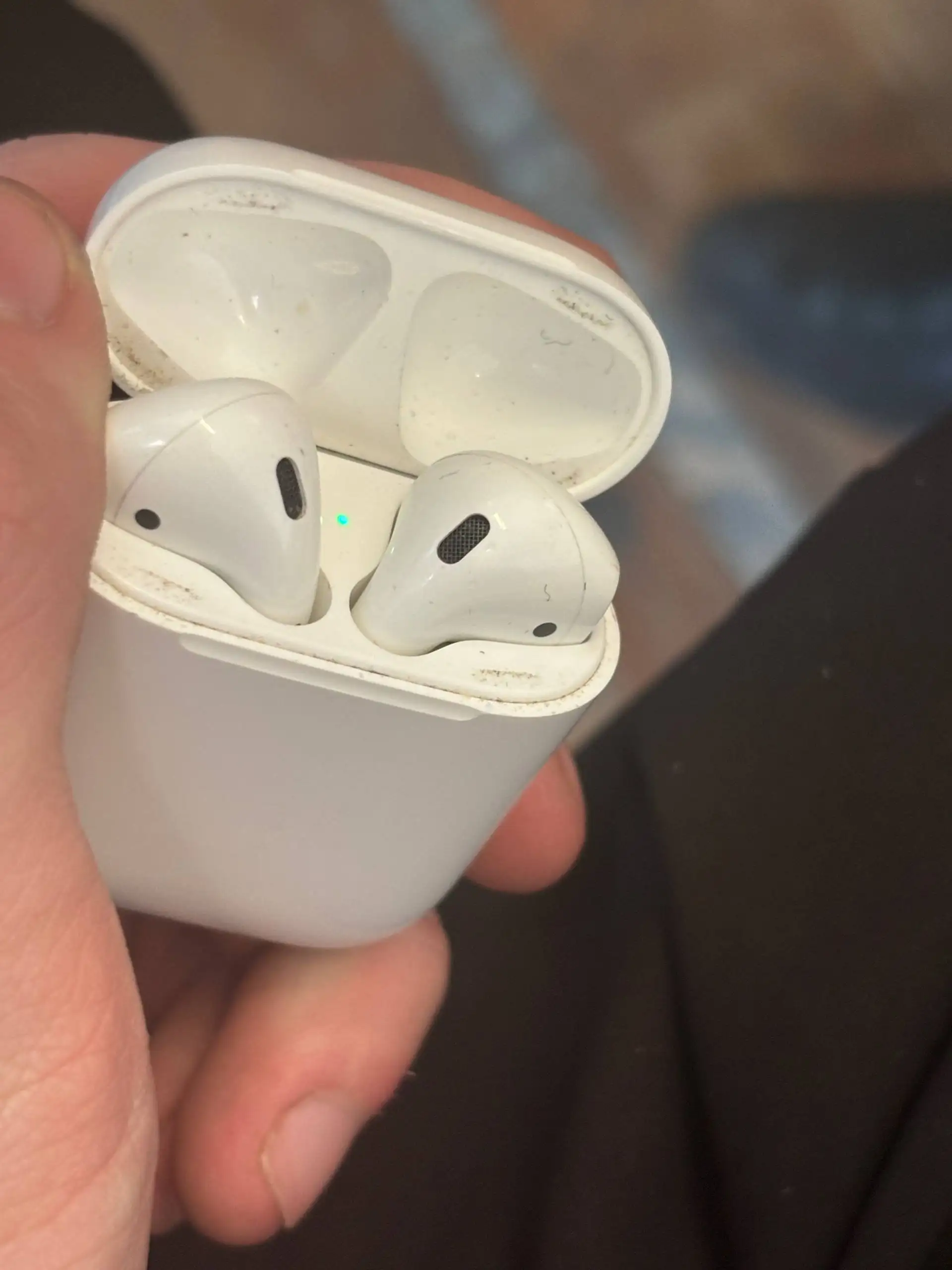 Продам оригинальные AirPods 1 - Наушники (Электроника) в Рыбинск