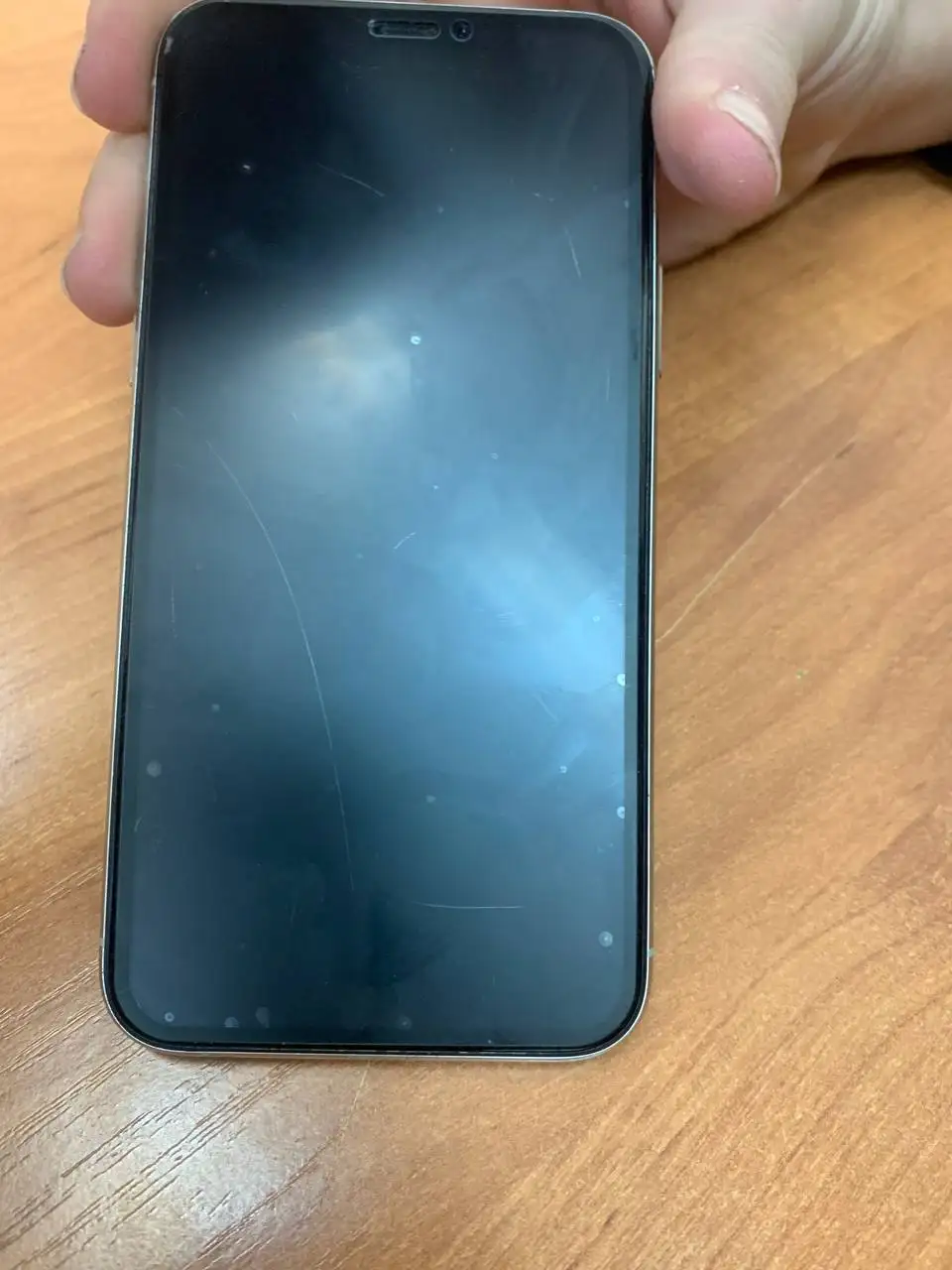 Айфон 11 Pro 256 ГБ с защитным стеклом - Смартфоны и телефоны (Электроника) в Рыбинск