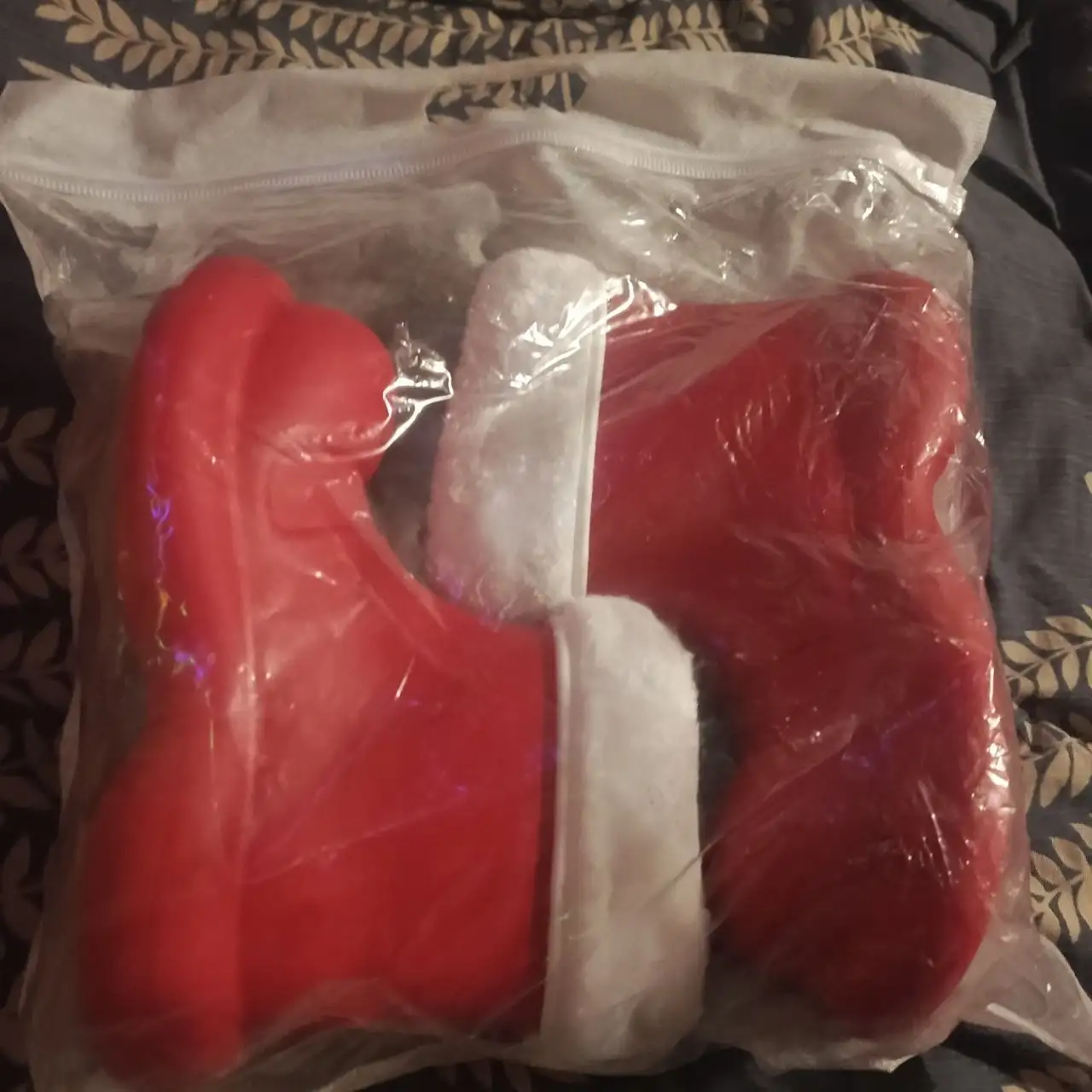 Продам резиновые сапоги красного и бежевого цвета - Обувь (Одежда) в Рыбинск