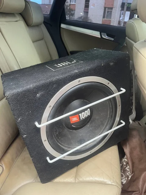 Продам саб - Чехлы в Рыбинск