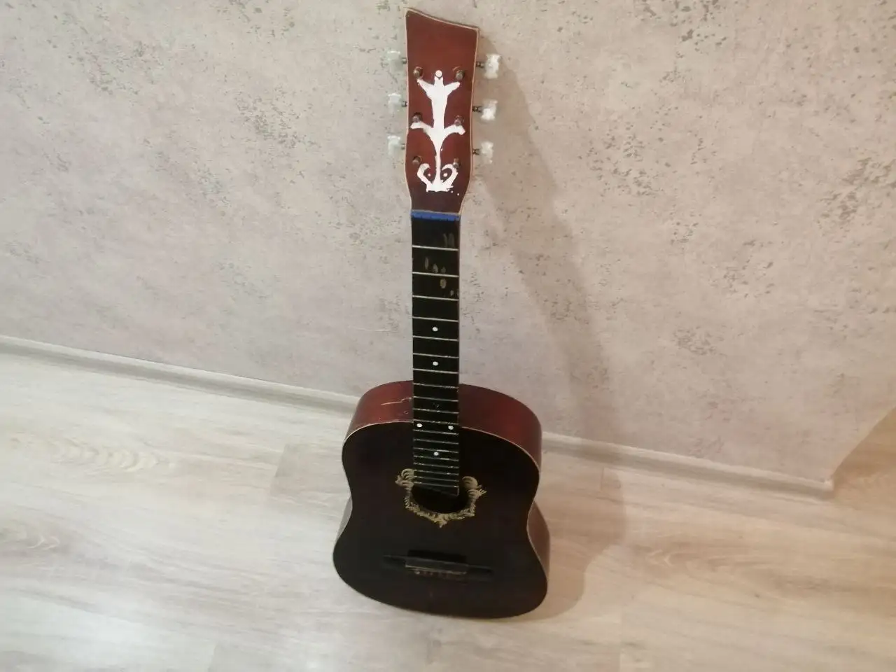 Продажа трех гитар: Hohner HC06, Алина, Воронежская акустика - Музыкальные инструменты (Хобби и отдых) в Рыбинск