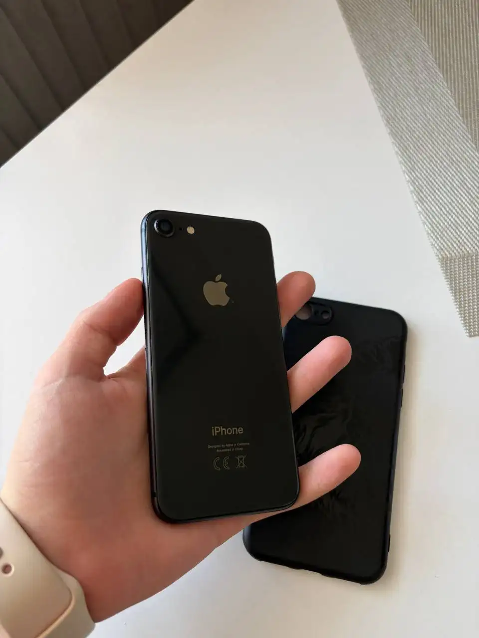 iPhone 8 64ГБ с разбитым экраном - Смартфоны (Электроника) в Рыбинск