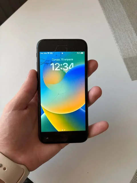 iPhone 8 64ГБ с разбитым экраном - Смартфоны и гаджеты в Рыбинск