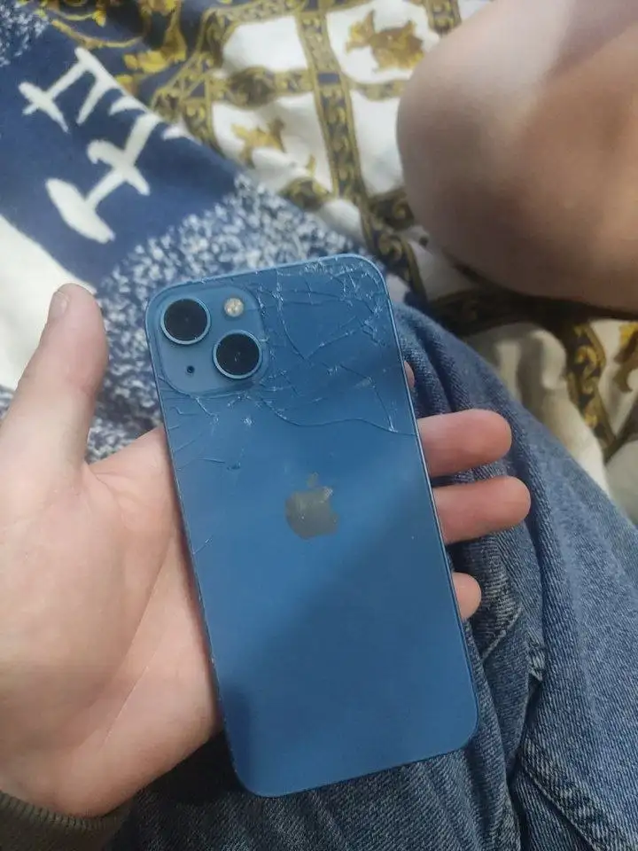 iPhone 13 128GB синий - Смартфоны (Электроника) в Рыбинск