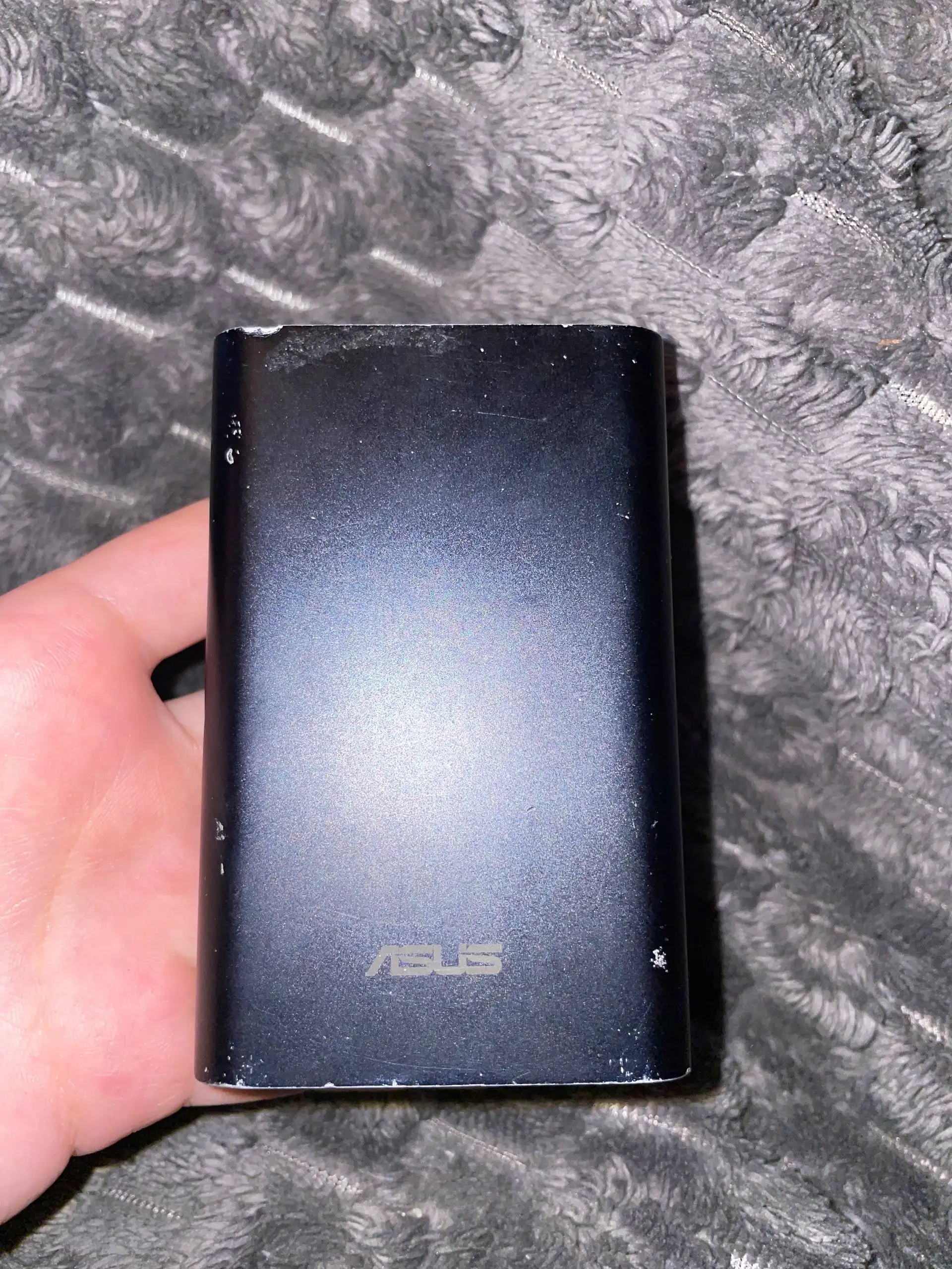 Рабочий повер банк ASUS ZenPower 10050mah - Барахолка в Рыбинск