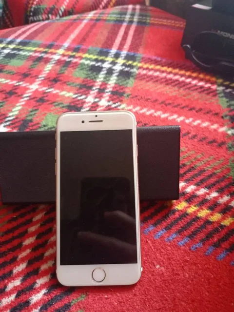 Продажа iPhone 7 128GB - Смартфоны и телефоны в Рыбинск