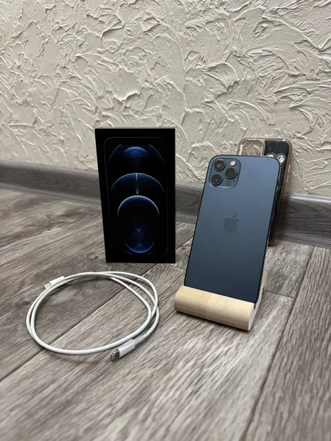 iPhone 12 Pro 256GB - отличное состояние, небольшой дефект камеры - Смартфоны и планшеты в Рыбинск
